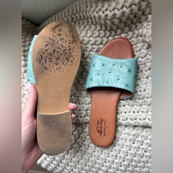 Agave Sky Genuine Ostrich Sandals - Picture 5 of 5